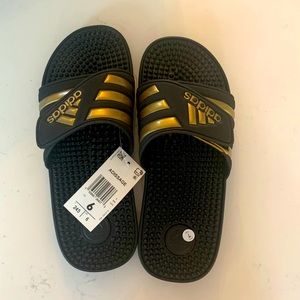 NWT Adidas Unisex Gold and Black Slides